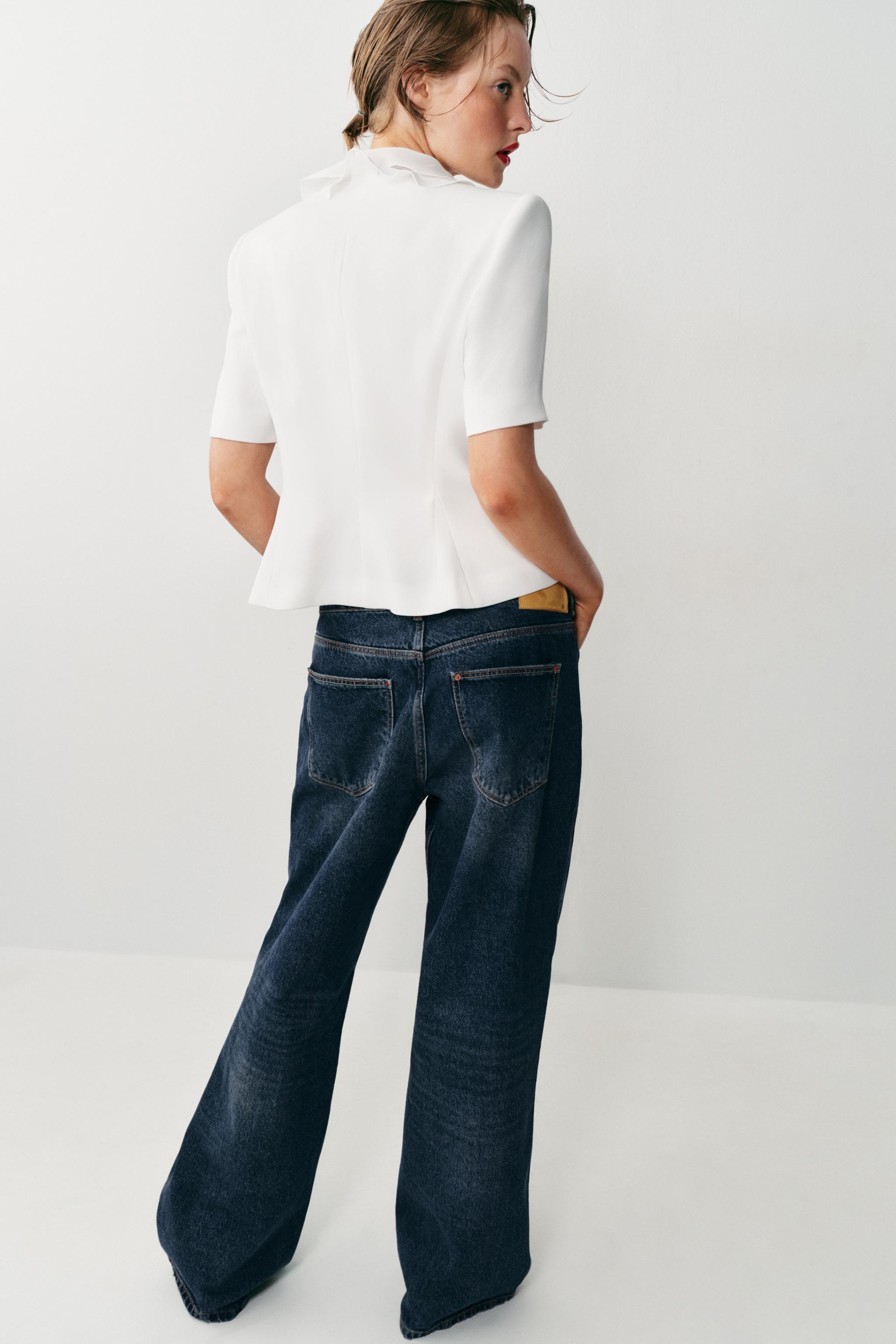 RUFFLED SHORT SLEEVE BLAZER